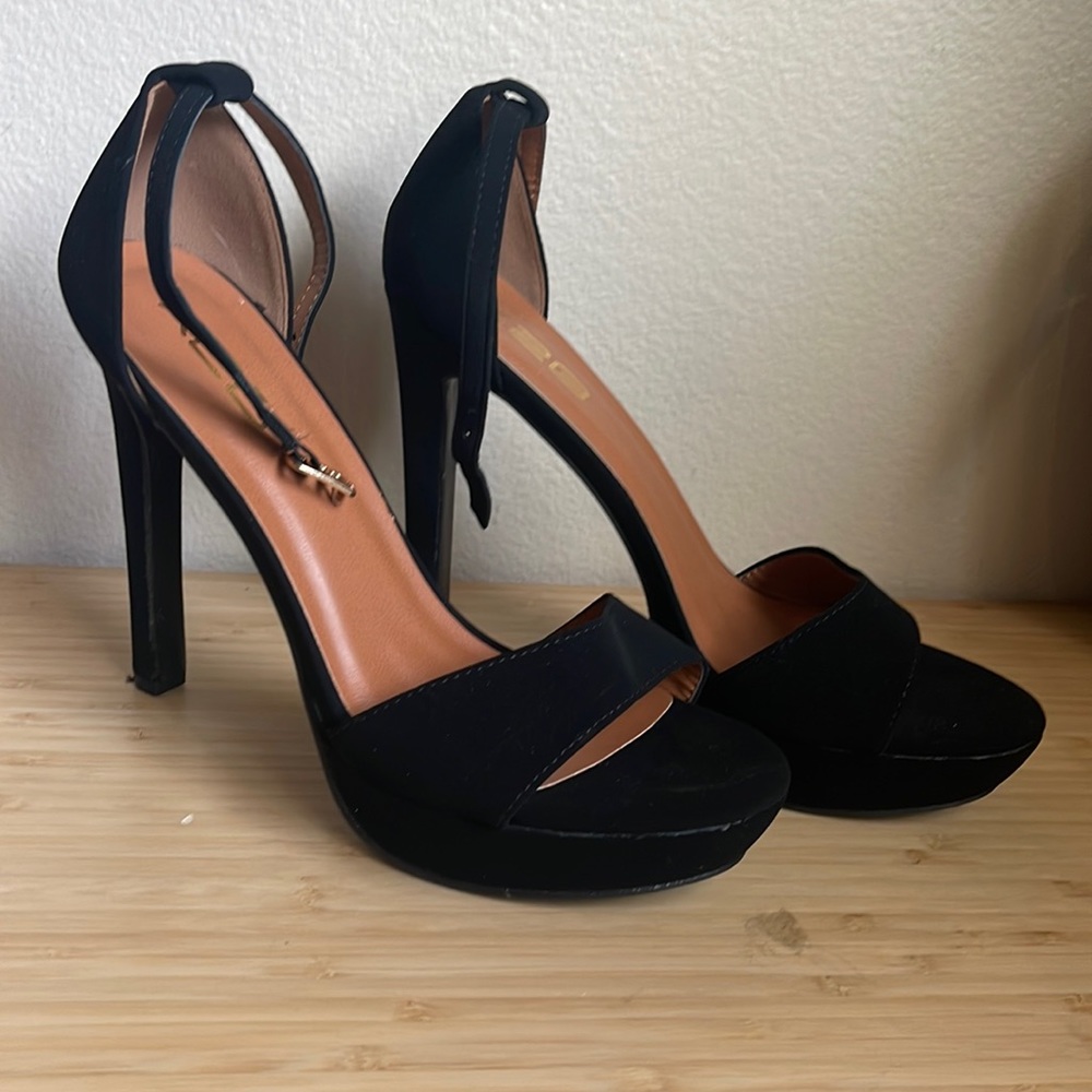 Brand new X2B high heels